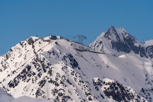 Alpine Peak Winter Wallpaper